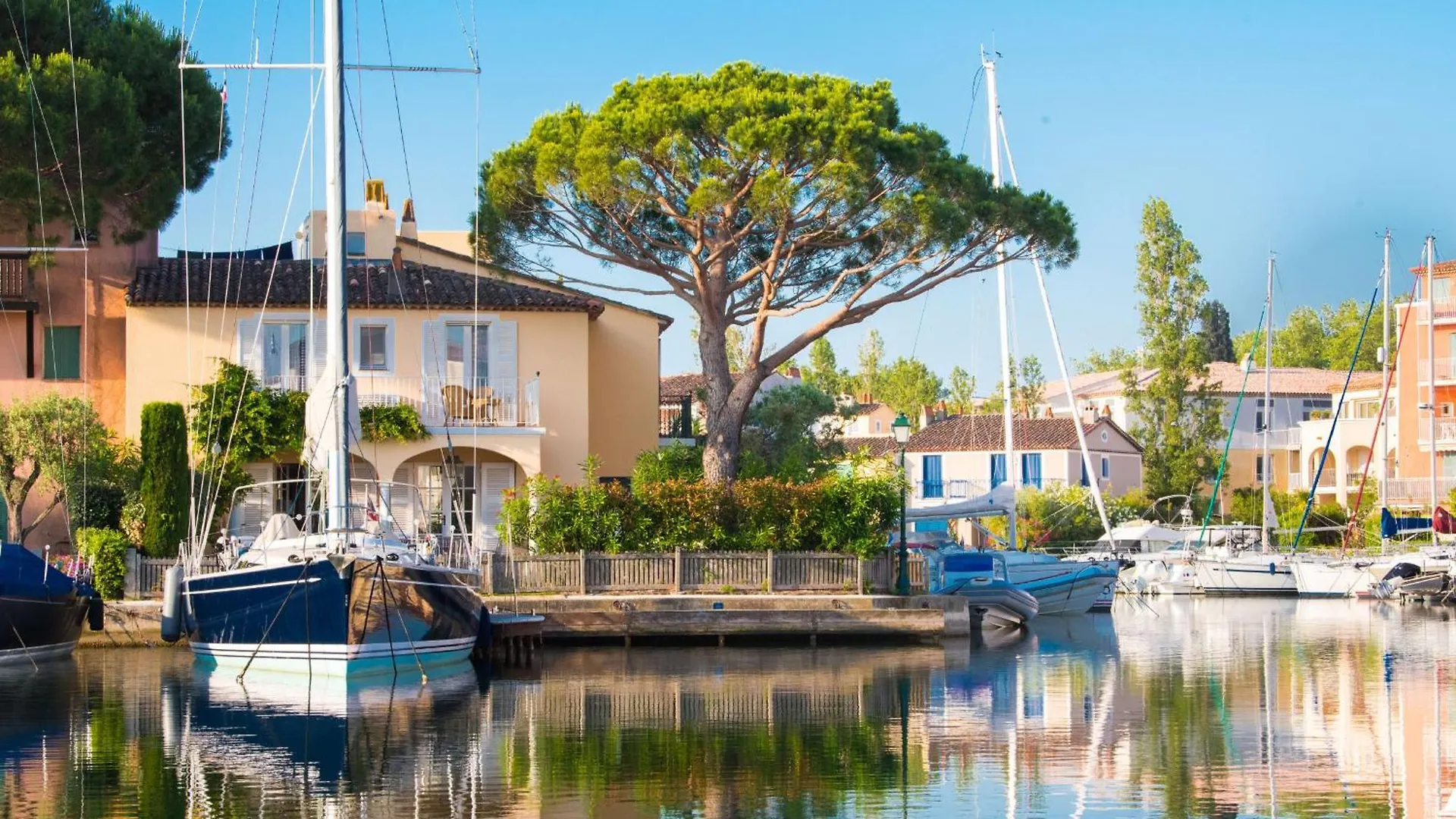 Wide House With Wifi And Ac A Terrace A Garden And A 12M Mooring Villa Grimaud