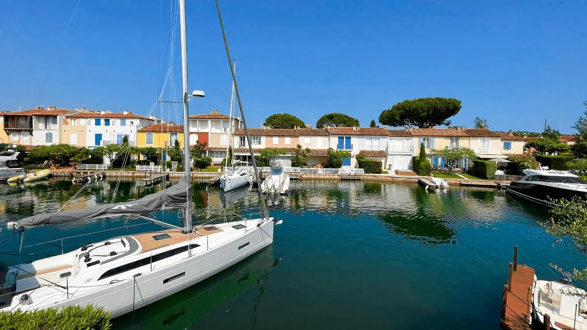 Wide House With Wifi And Ac A Terrace A Garden And A 12M Mooring Villa Grimaud France