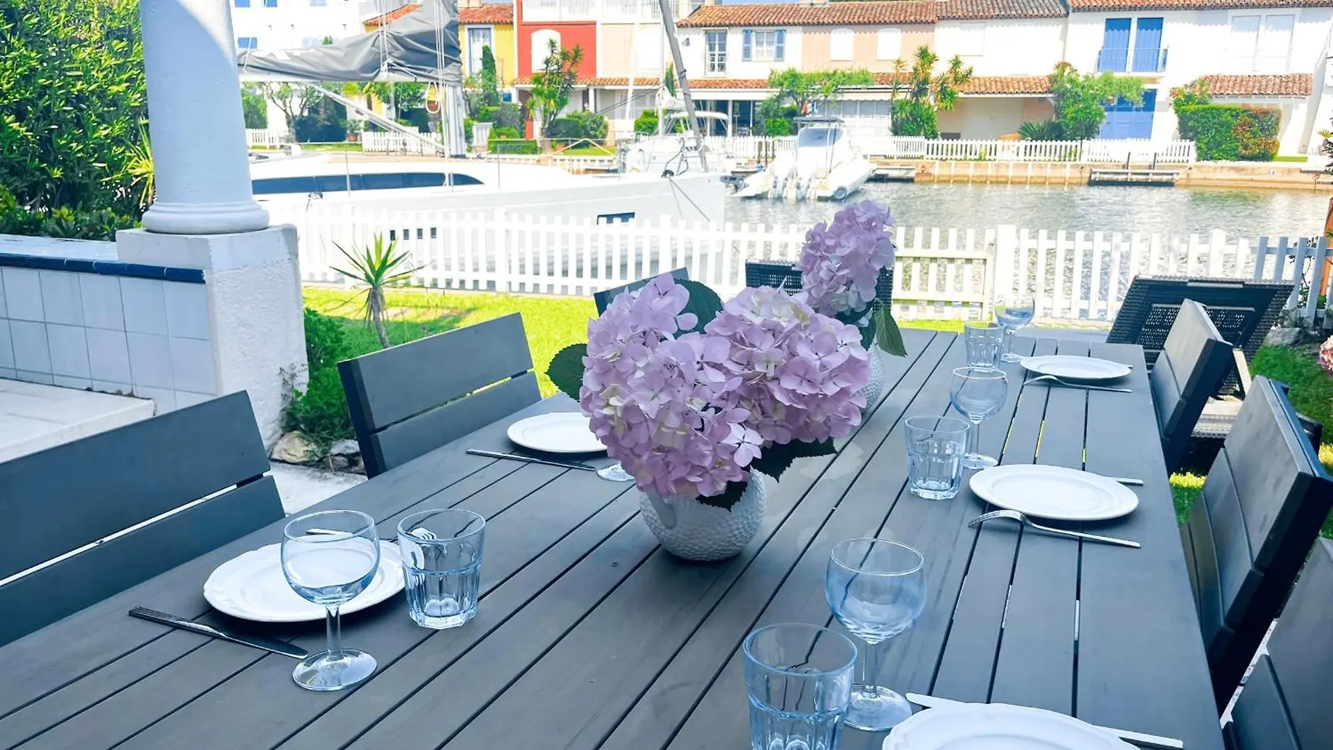 Wide House With Wifi And Ac A Terrace A Garden And A 12M Mooring Villa Grimaud Holiday home