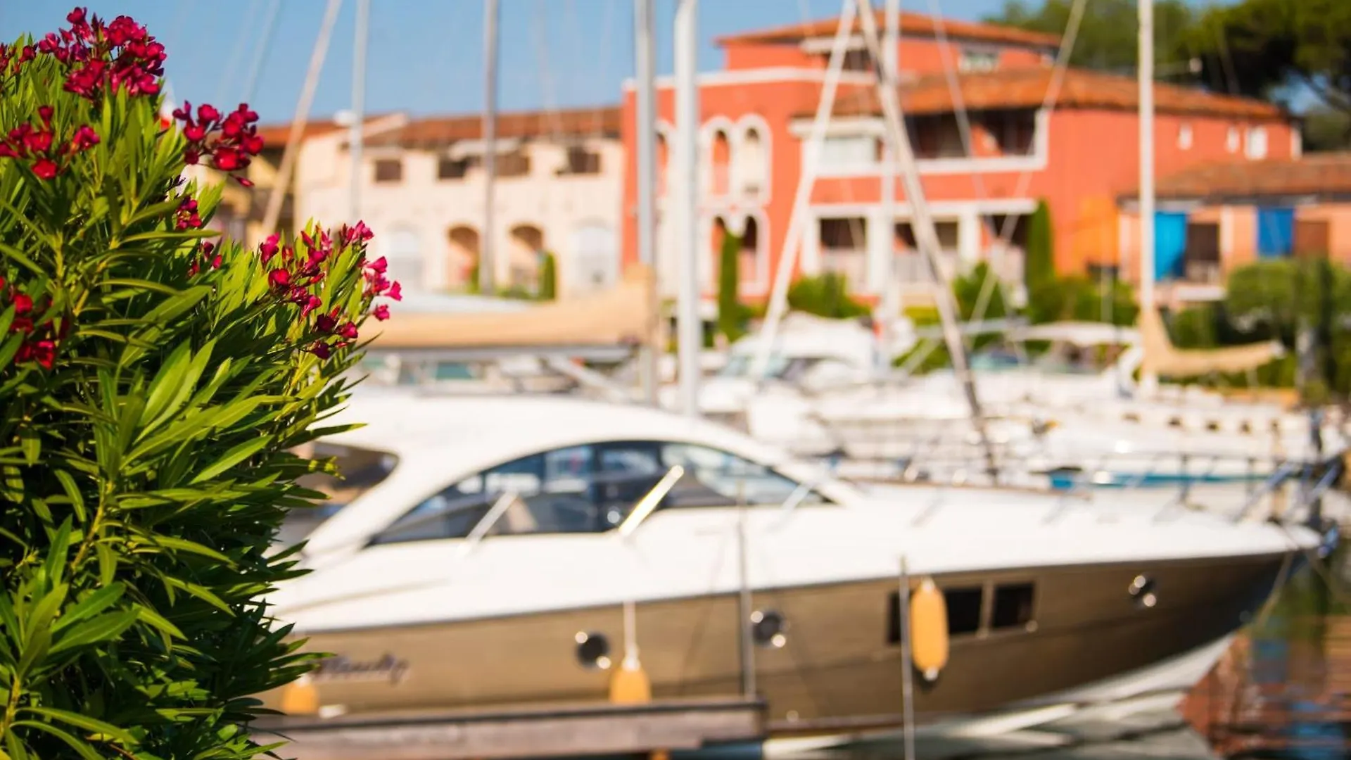 Villa Wide House With Wifi And Ac A Terrace A Garden And A 12M Mooring Grimaud Francia
